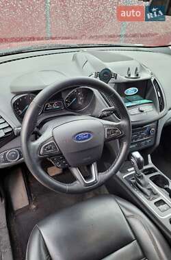 Внедорожник / Кроссовер Ford Escape 2019 в 