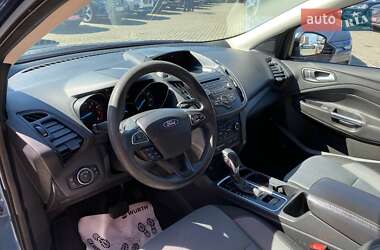 Внедорожник / Кроссовер Ford Escape 2018 в 