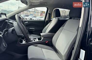 Внедорожник / Кроссовер Ford Escape 2017 в 