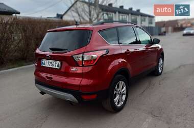 Внедорожник / Кроссовер Ford Escape 2018 в 