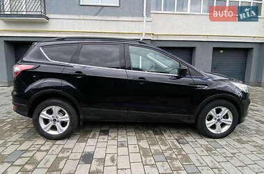 Внедорожник / Кроссовер Ford Escape 2018 в 