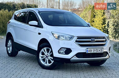 Позашляховик / Кросовер Ford Escape 2017 в 