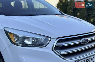 Позашляховик / Кросовер Ford Escape 2017 в 