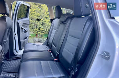 Позашляховик / Кросовер Ford Escape 2017 в 
