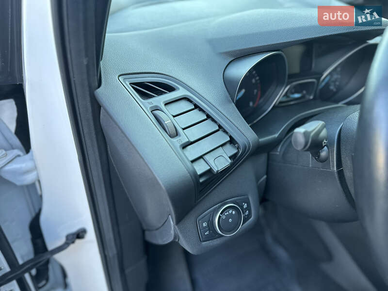 Внедорожник / Кроссовер Ford Escape 2017 в Одессе