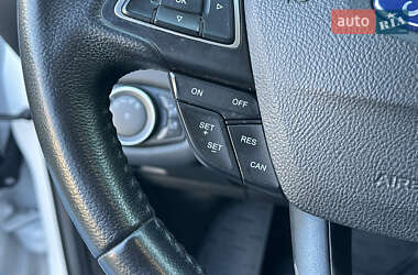 Позашляховик / Кросовер Ford Escape 2017 в 