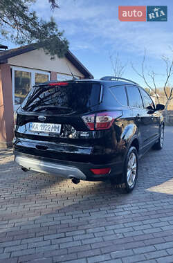 Внедорожник / Кроссовер Ford Escape 2017 в 