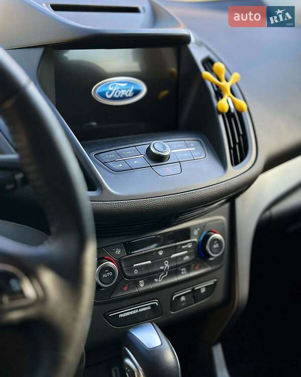Позашляховик / Кросовер Ford Escape 2018 в Львові