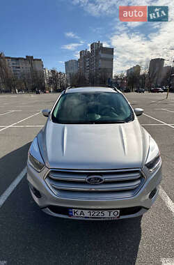 Внедорожник / Кроссовер Ford Escape 2016 в 