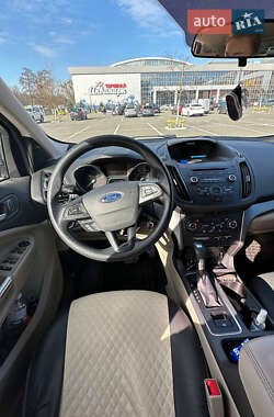 Внедорожник / Кроссовер Ford Escape 2016 в 