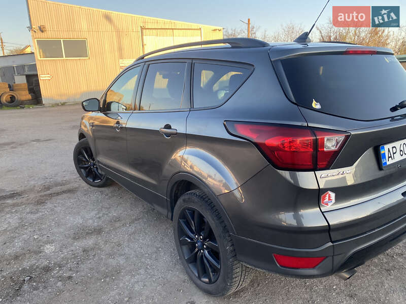 Внедорожник / Кроссовер Ford Escape 2019 в Запорожье