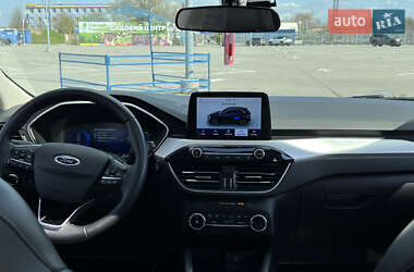 Внедорожник / Кроссовер Ford Escape 2020 в 