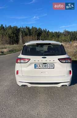 Внедорожник / Кроссовер Ford Escape 2022 в 