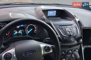 Позашляховик / Кросовер Ford Escape 2014 в 