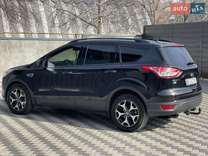 Позашляховик / Кросовер Ford Escape 2014 в 