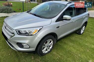 Внедорожник / Кроссовер Ford Escape 2017 в 