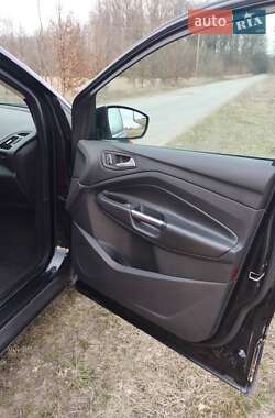 Внедорожник / Кроссовер Ford Escape 2014 в 