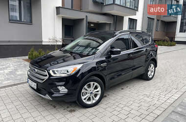 Внедорожник / Кроссовер Ford Escape 2019 в 