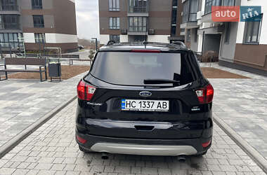 Внедорожник / Кроссовер Ford Escape 2019 в 