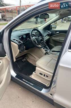 Внедорожник / Кроссовер Ford Escape 2013 в 