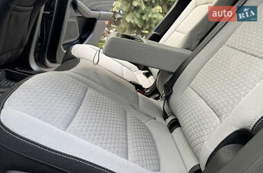Внедорожник / Кроссовер Ford Escape 2023 в 