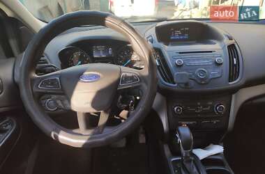 Внедорожник / Кроссовер Ford Escape 2017 в 