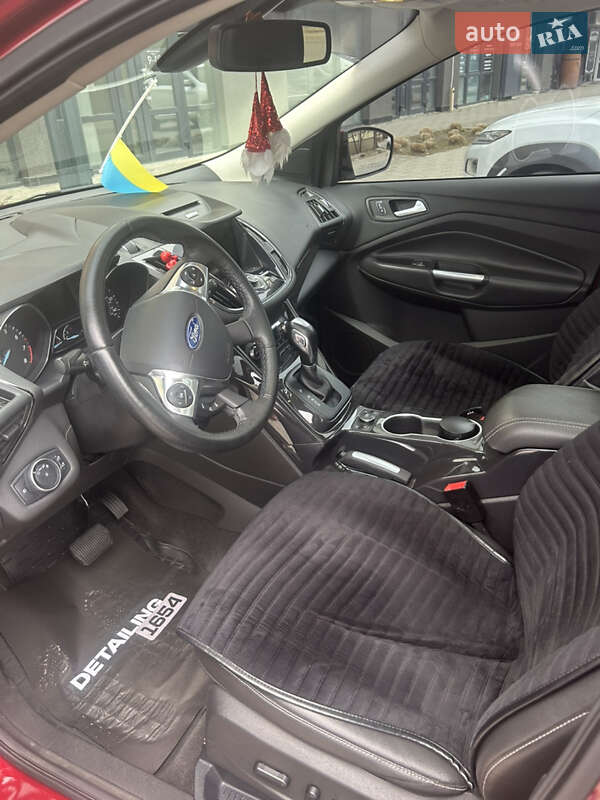 Внедорожник / Кроссовер Ford Escape 2015 в Ивано-Франковске
