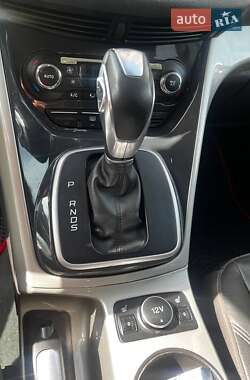 Позашляховик / Кросовер Ford Escape 2013 в 