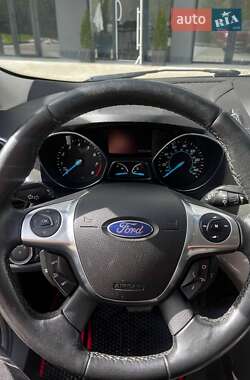 Позашляховик / Кросовер Ford Escape 2013 в 