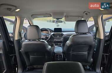 Внедорожник / Кроссовер Ford Escape 2020 в 