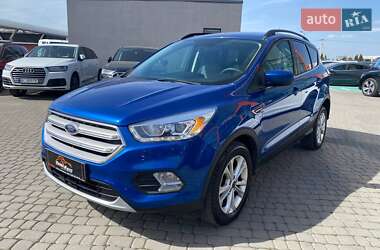 Внедорожник / Кроссовер Ford Escape 2017 в 