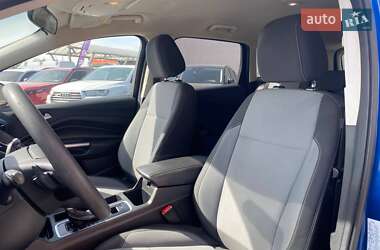 Внедорожник / Кроссовер Ford Escape 2017 в 