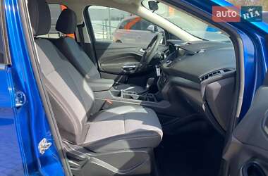 Внедорожник / Кроссовер Ford Escape 2017 в 