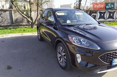 Внедорожник / Кроссовер Ford Escape 2020 в 