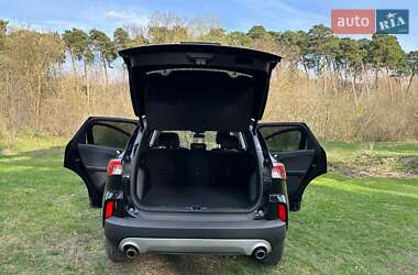 Внедорожник / Кроссовер Ford Escape 2022 в 