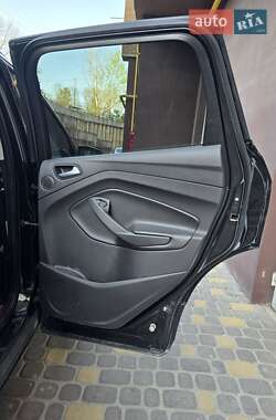 Внедорожник / Кроссовер Ford Escape 2015 в 