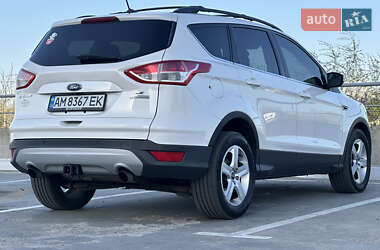 Внедорожник / Кроссовер Ford Escape 2014 в 