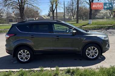Внедорожник / Кроссовер Ford Escape 2018 в 