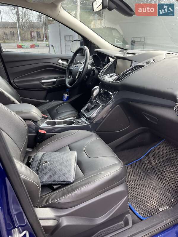 Внедорожник / Кроссовер Ford Escape 2013 в Ромнах
