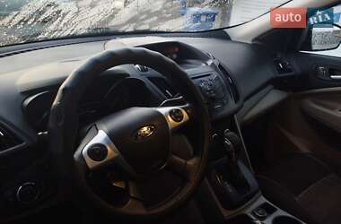 Внедорожник / Кроссовер Ford Escape 2014 в 