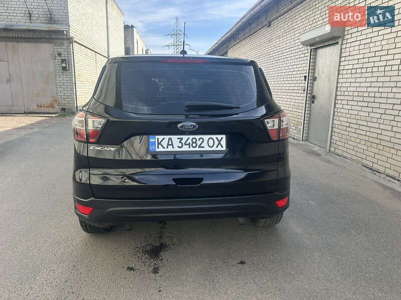 Внедорожник / Кроссовер Ford Escape 2017 в Киеве