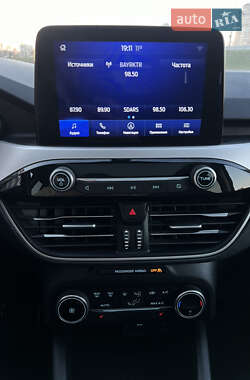 Внедорожник / Кроссовер Ford Escape 2020 в 
