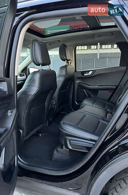 Внедорожник / Кроссовер Ford Escape 2020 в 