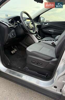 Позашляховик / Кросовер Ford Escape 2014 в 