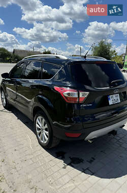 Внедорожник / Кроссовер Ford Escape 2016 в 