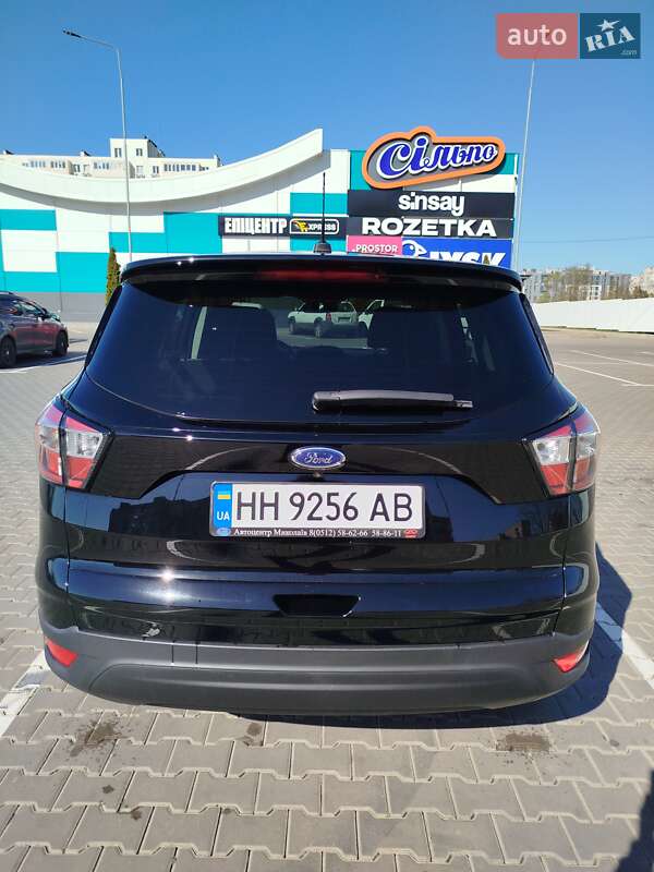 Внедорожник / Кроссовер Ford Escape 2017 в Южном