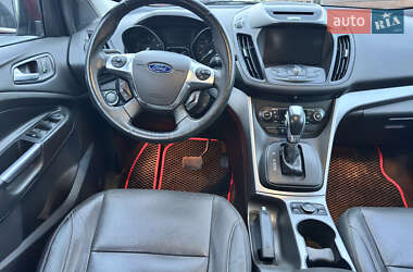 Позашляховик / Кросовер Ford Escape 2014 в 