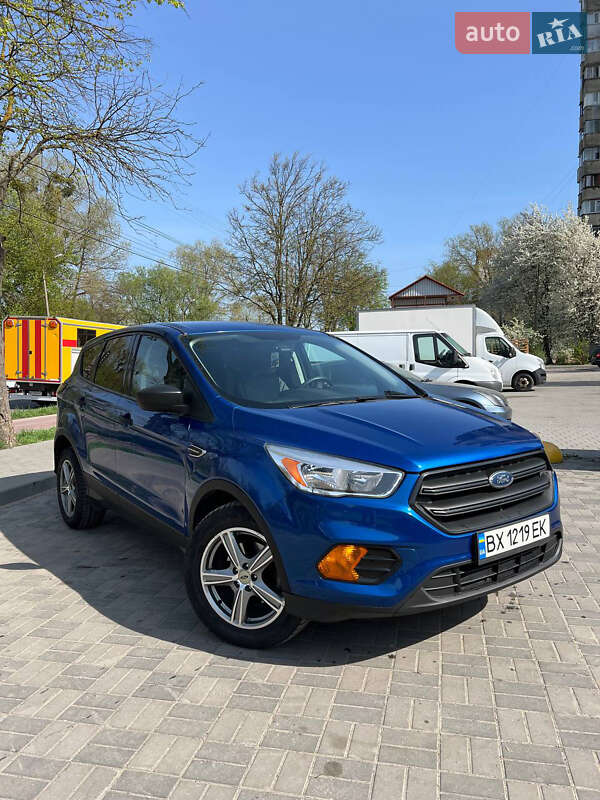 Позашляховик / Кросовер Ford Escape 2017 в 
