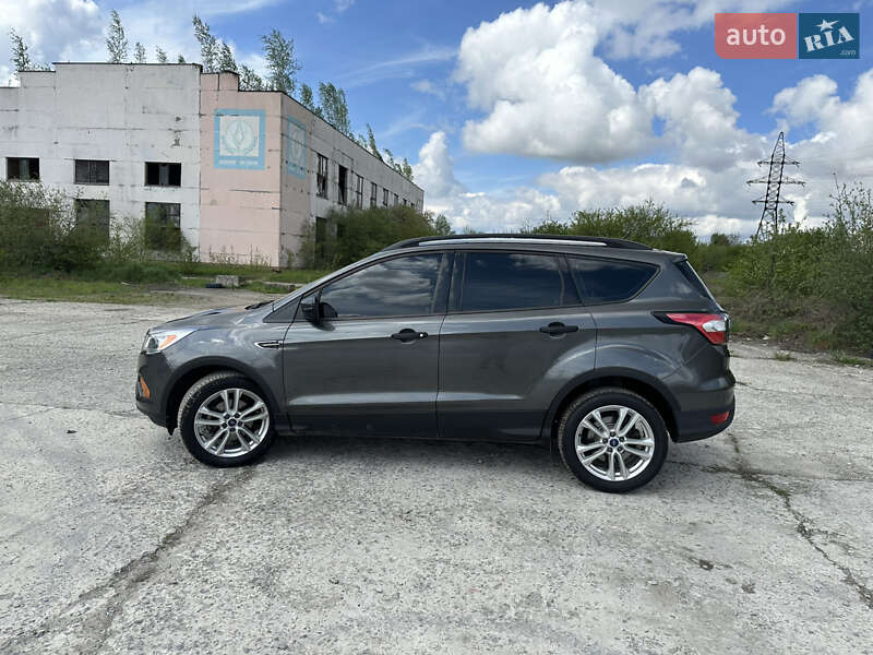 Внедорожник / Кроссовер Ford Escape 2016 в Коломые