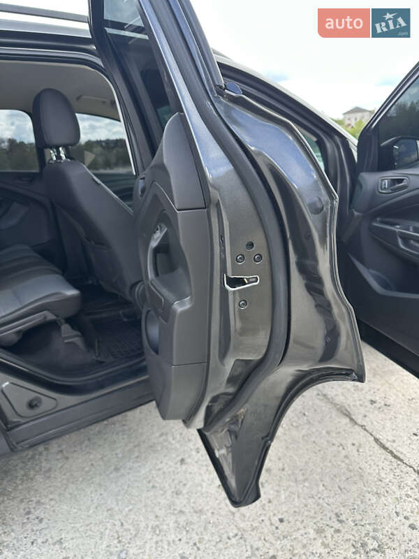 Внедорожник / Кроссовер Ford Escape 2016 в Коломые